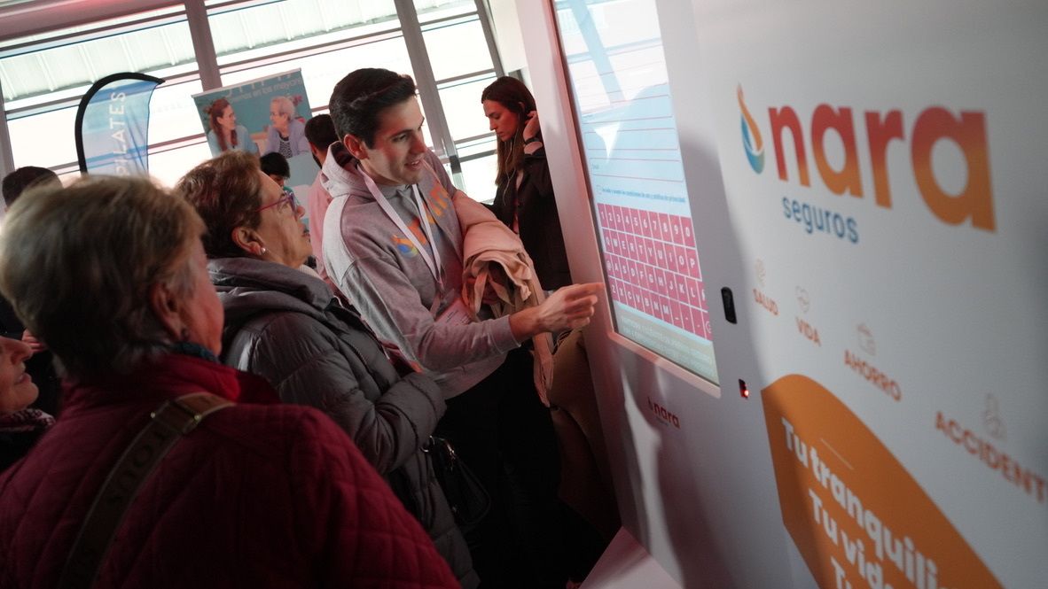 ¡Nara por aquí, Nara Seguros por allá! Un evento inolvidable en la Feria Senior en el Movistar Arena